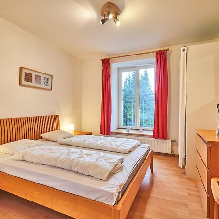 Poustevnik Apartments Pec pod Snezkou Bilik gambar