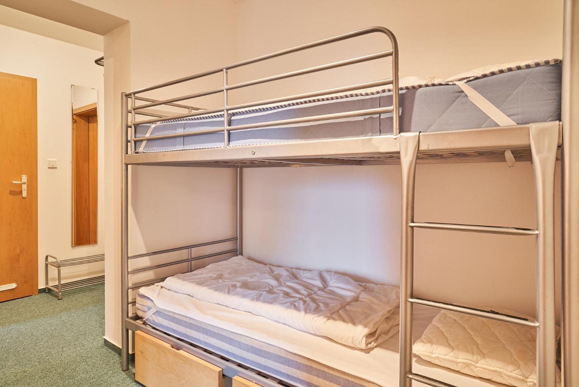 Poustevnik Apartments Pec pod Snezkou Bilik gambar