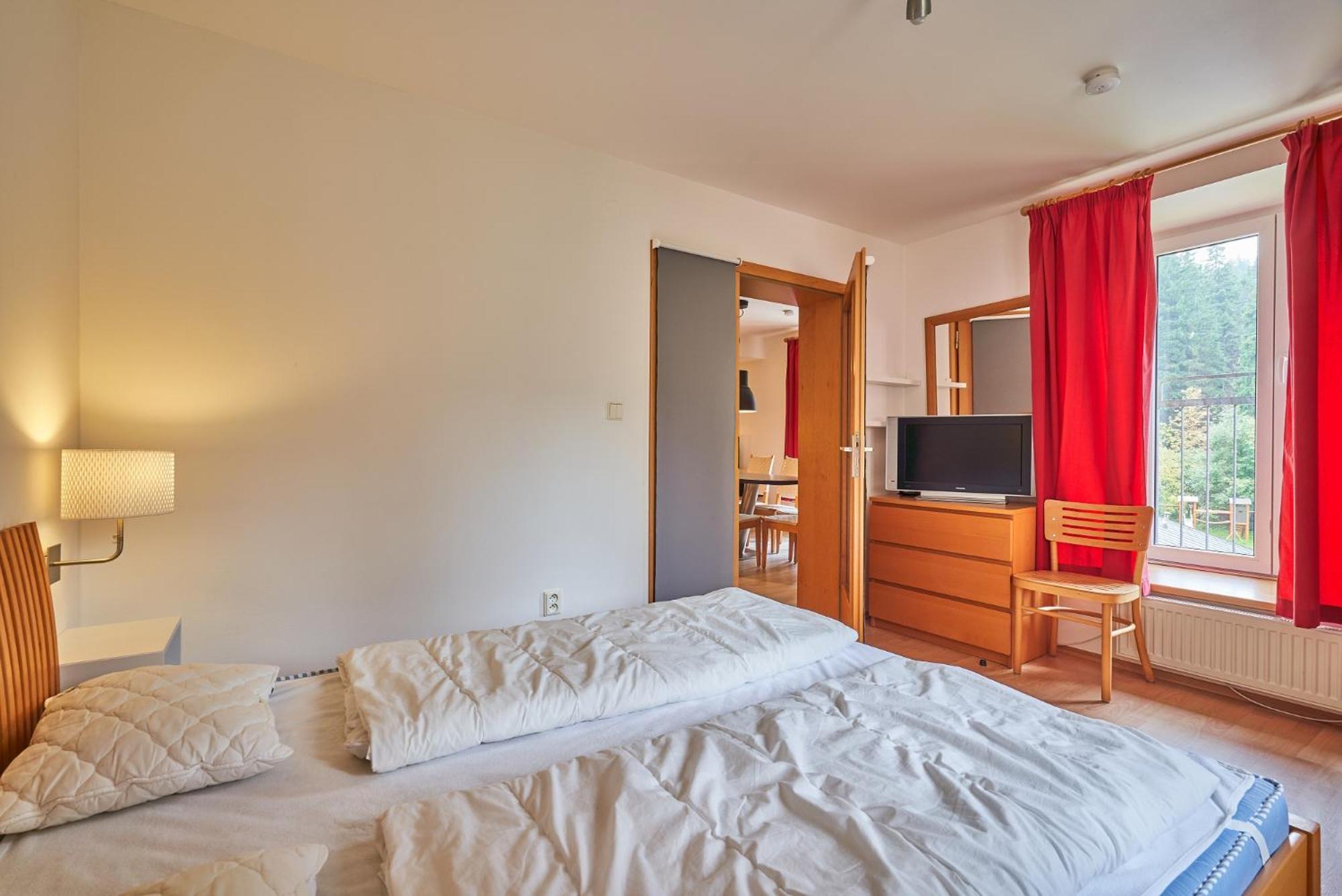 Poustevnik Apartments Pec pod Snezkou Bilik gambar