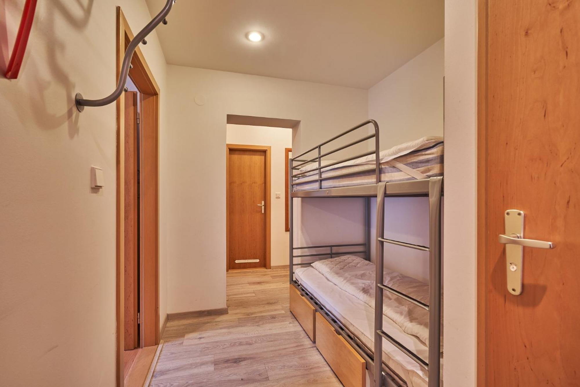 Poustevnik Apartments Pec pod Snezkou Bilik gambar