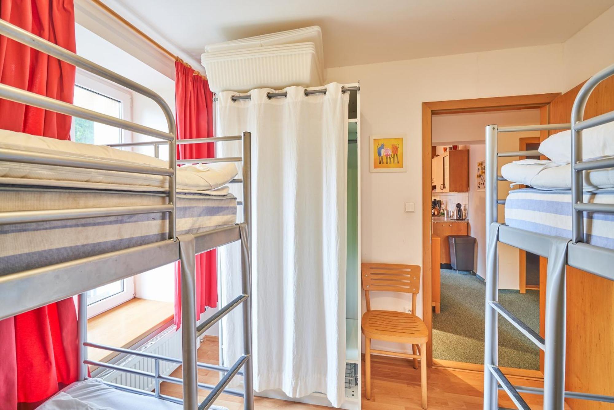 Poustevnik Apartments Pec pod Snezkou Bilik gambar