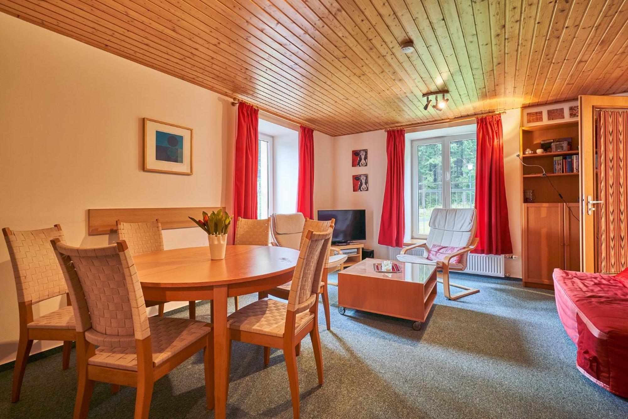 Poustevnik Apartments Pec pod Snezkou Bilik gambar